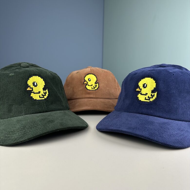 Cepure ar nagu Pikseļu pīle