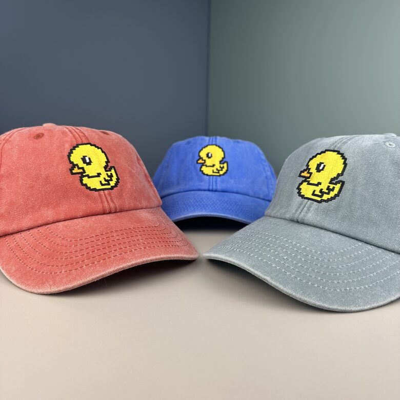 Cepure ar nagu Pikseļu pīle (zema profila piegriezums)