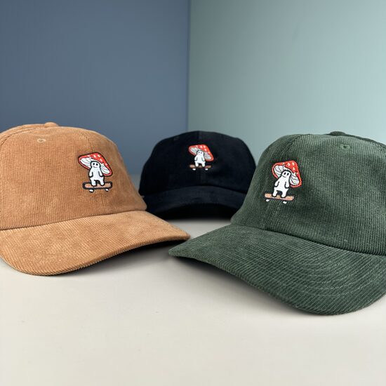 Cepure ar nagu Sēne uz skrituļdēļa (velveta)