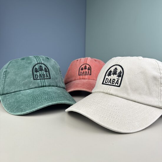 Cepure ar nagu Dabā (zema profila piegriezums)